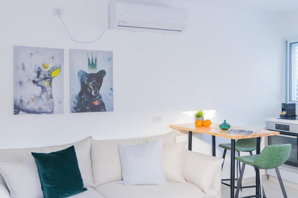 Carmel Market Roof Top Designed Apartment